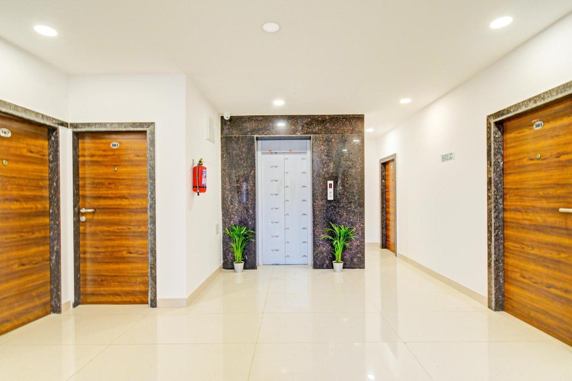 Super Townhouse Oak Suchitra Kompally Road Formerly Sun Moon Hotels Trimulgherry エクステリア 写真
