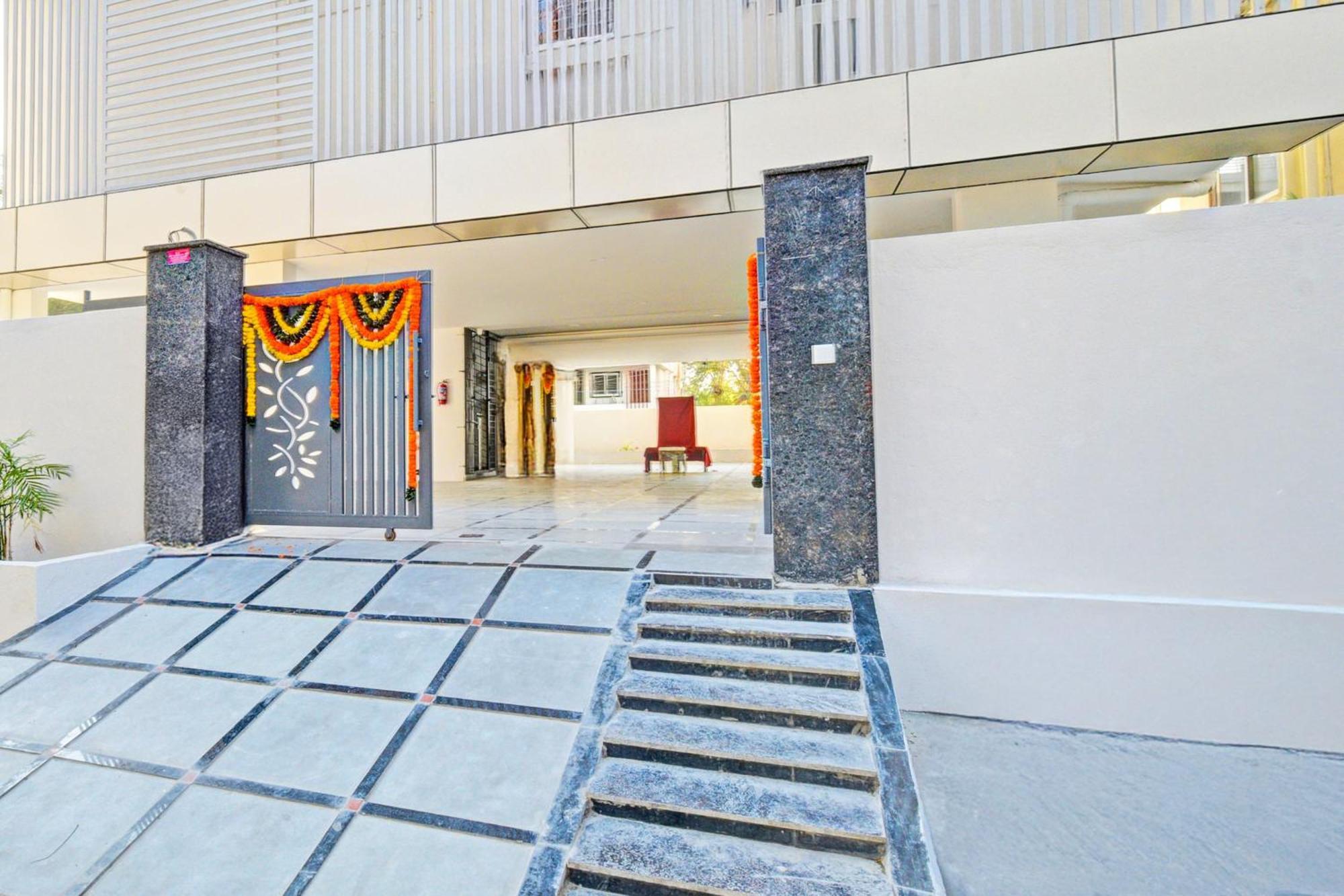 Super Townhouse Oak Suchitra Kompally Road Formerly Sun Moon Hotels Trimulgherry エクステリア 写真